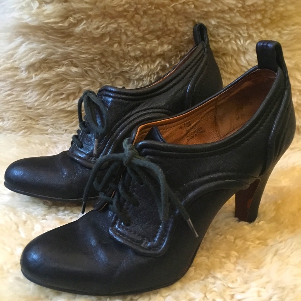Vintage, Frye, leather, lace up heals. Size 6.5
